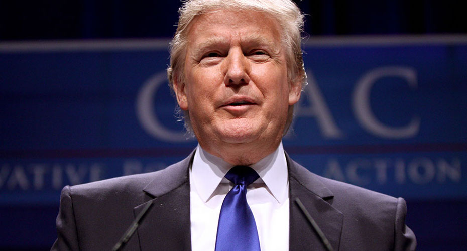 EE.UU. aprueba ley que impone tarifas a trámites migratorios y grava remesas