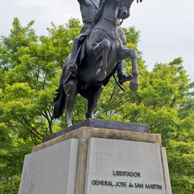El 27 de agosto en Perú: una fecha de hitos históricos y figuras clave