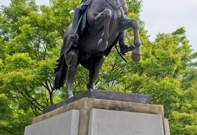 El 27 de agosto en Perú: una fecha de hitos históricos y figuras clave
