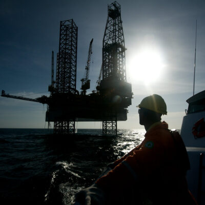 Trump anuncia el control de hasta 50 millones de barriles de crudo venezolano: ¿Qué significa para el mercado?