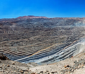 Terremoto Minero: Rio Tinto y Glencore negocian una megafusión de US$ 260.000 millones para dominar el cobre y el litio