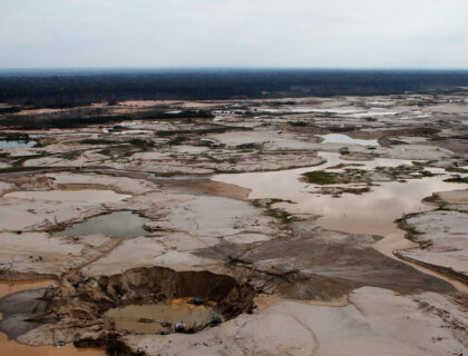 Minería ilegal en Perú: crisis ambiental y motor del lavado de activos