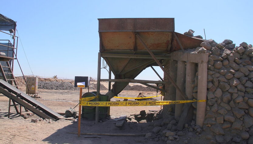 Minería ilegal y violencia armada en Ecuador y Colombia