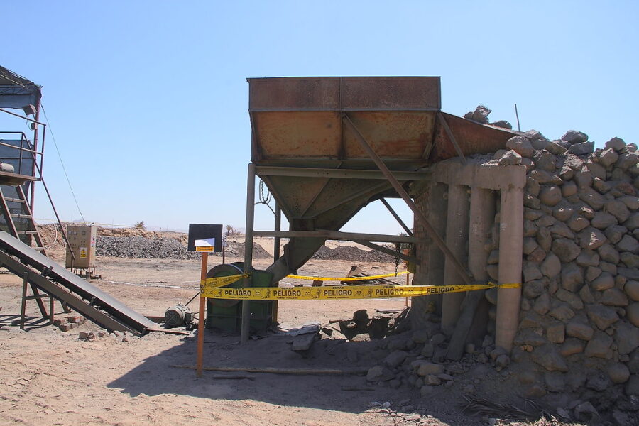 Minería ilegal y violencia armada en Ecuador y Colombia