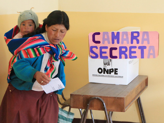 Perú en tensión: elecciones bajo sospecha y disputa por la segunda vuelta
