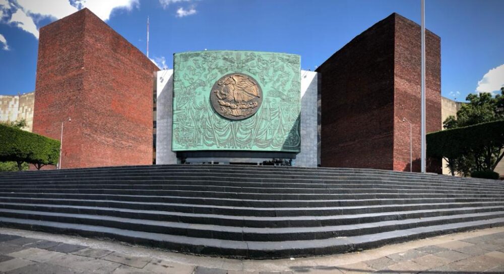 Diputados aprueban limitar doble nacionalidad para candidatos a Presidencia y gubernaturas en México