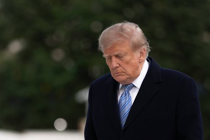 Juez ordena a Trump restituir acceso a la Casa Blanca a CNN, MS NOW y Politico