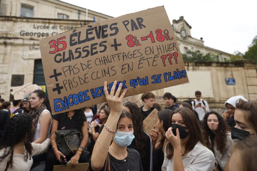 Estudiantes se movilizan en Francia para exigir más recursos y mejores condiciones educativas
