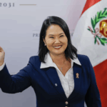 Keiko Fujimori anuncia nuevas normas de disciplina escolar con restricciones al cabello y al maquillaje