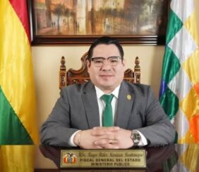 Bolivia detiene al fiscal general Roger Mariaca por presuntos vínculos con el narcotráfico