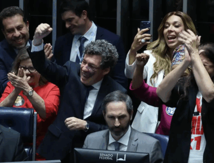 Senado de Brasil aprueba reducir la jornada laboral a 40 horas semanales a pocos días de la segunda vuelta presidencial